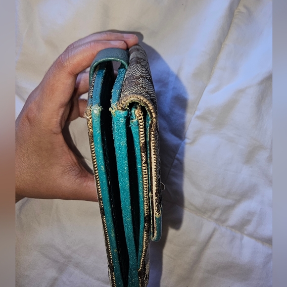 Authentic Gucci Wallet - Picture 12 of 17
